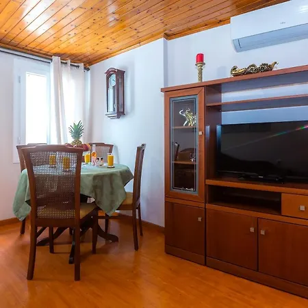 Townhall Nest * Corfu (city)