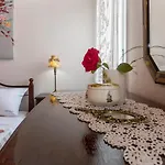 Townhall Nest Apartmán *